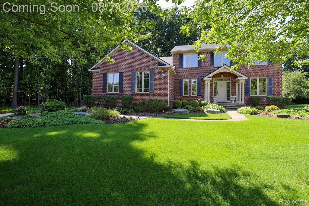 3531 Stoneridge Court, Commerce Charter Township, MI 48382