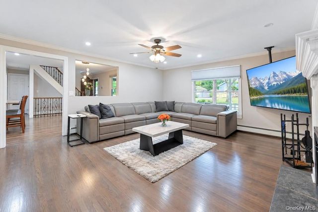 15 Hillcrest Avenue, Port Jefferson, NY 11777