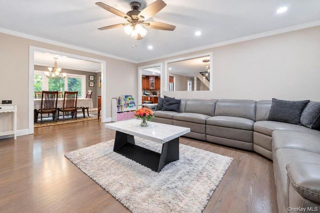 15 Hillcrest Avenue, Port Jefferson, NY 11777