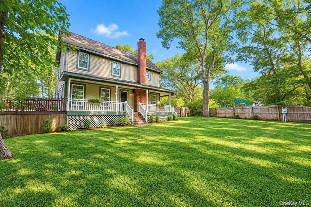 15 Hillcrest Avenue, Port Jefferson, NY 11777