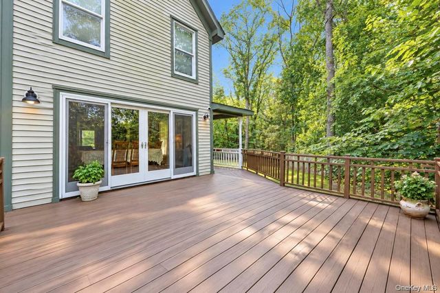 15 Hillcrest Avenue, Port Jefferson, NY 11777