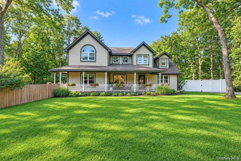 15 Hillcrest Avenue, Port Jefferson, NY 11777 — photo 2