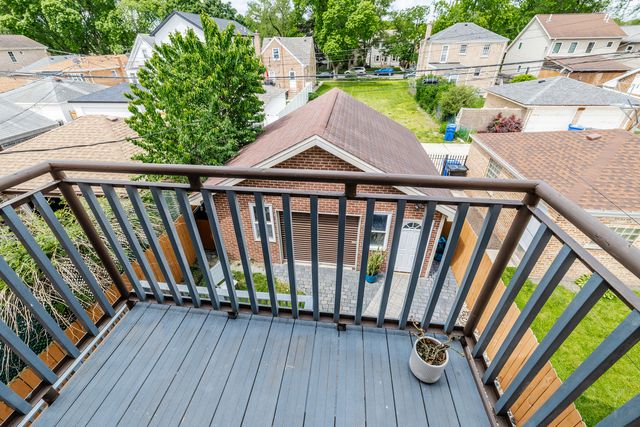 3238 N PIONEER Avenue, Chicago, IL 60634