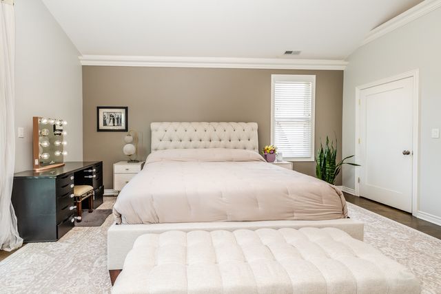 3238 N PIONEER Avenue, Chicago, IL 60634