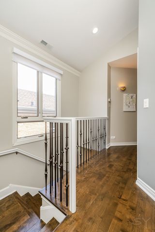 3238 N PIONEER Avenue, Chicago, IL 60634