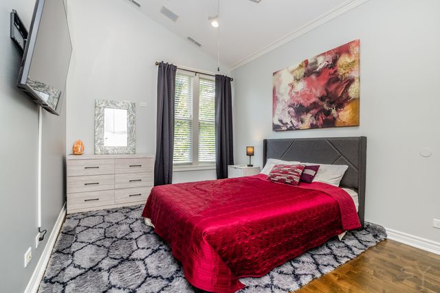 3238 N PIONEER Avenue, Chicago, IL 60634
