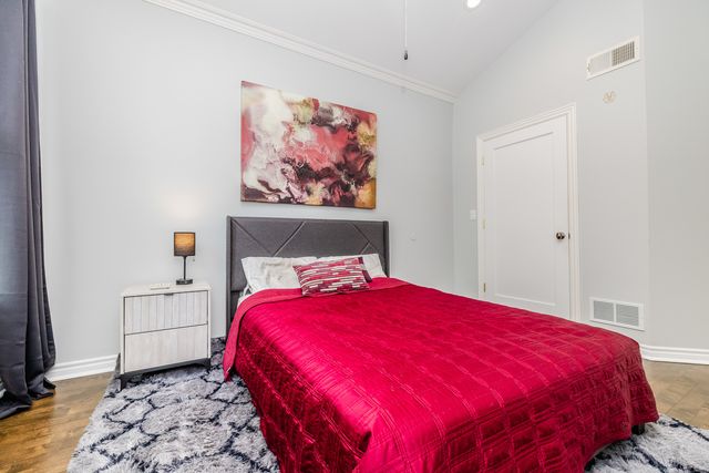 3238 N PIONEER Avenue, Chicago, IL 60634