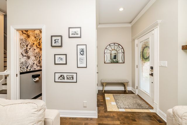 3238 N PIONEER Avenue, Chicago, IL 60634