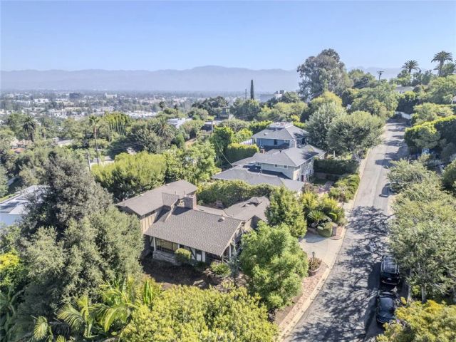 3853 Eureka Drive, Studio City, CA 91604