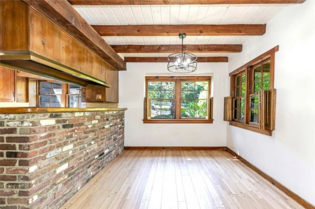 3853 Eureka Drive, Studio City, CA 91604