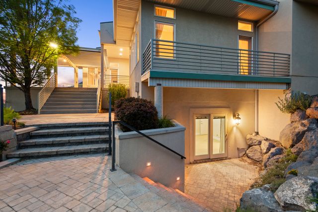 6394 S CANYON COVE DR, Holladay, UT 84121
