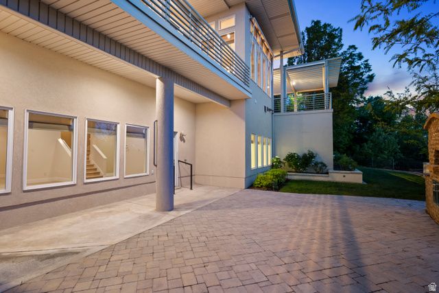 6394 S CANYON COVE DR, Holladay, UT 84121