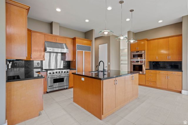 6394 S CANYON COVE DR, Holladay, UT 84121