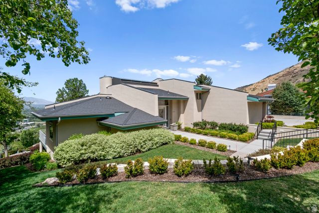 6394 S CANYON COVE DR, Holladay, UT 84121