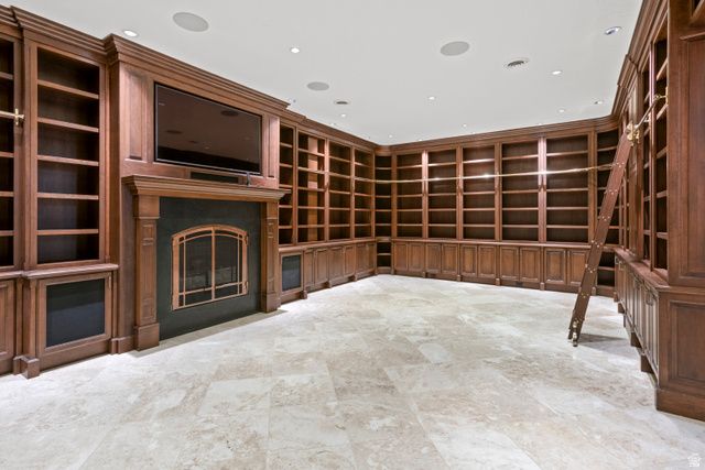 6394 S CANYON COVE DR, Holladay, UT 84121