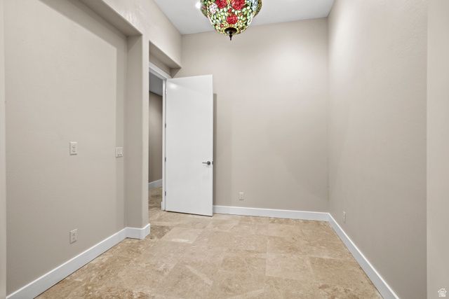 6394 S CANYON COVE DR, Holladay, UT 84121