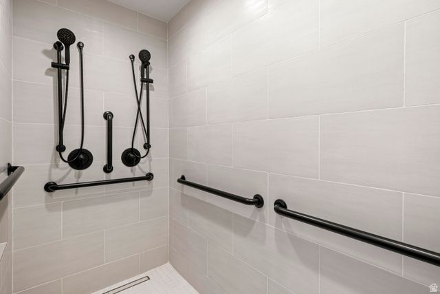 6394 S CANYON COVE DR, Holladay, UT 84121