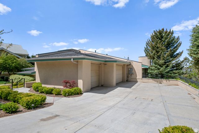 6394 S CANYON COVE DR, Holladay, UT 84121