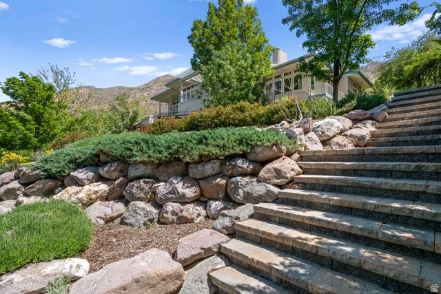 6394 S CANYON COVE DR, Holladay, UT 84121