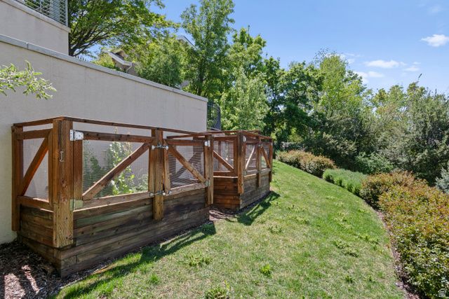 6394 S CANYON COVE DR, Holladay, UT 84121