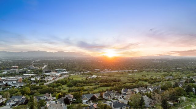 6394 S CANYON COVE DR, Holladay, UT 84121