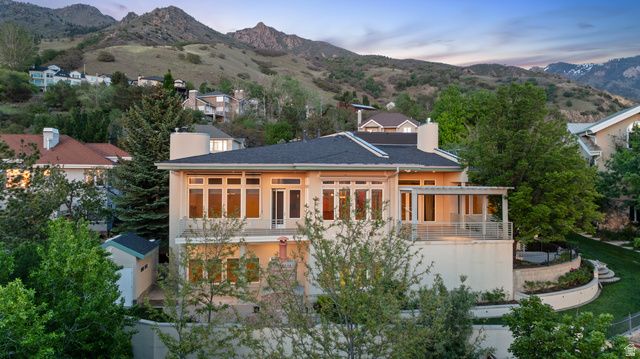 6394 S CANYON COVE DR, Holladay, UT 84121