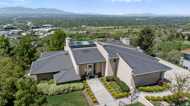 6394 S CANYON COVE DR, Holladay, UT 84121