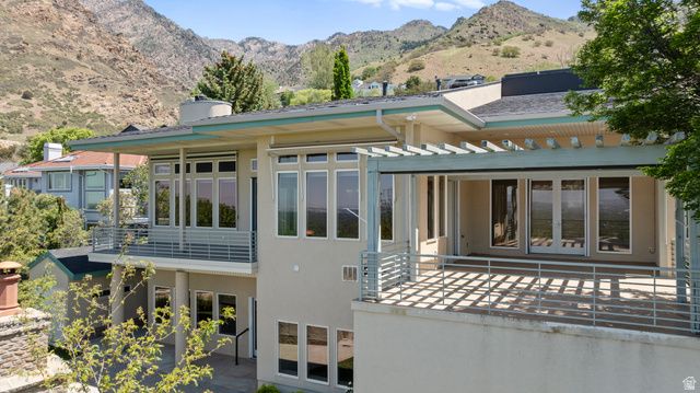 6394 S CANYON COVE DR, Holladay, UT 84121
