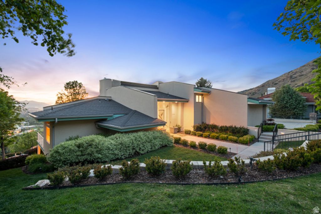 6394 S CANYON COVE DR, Holladay, UT 84121