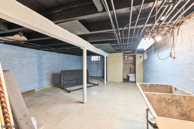 109 Franklin St, Elizabeth City, NJ 07206