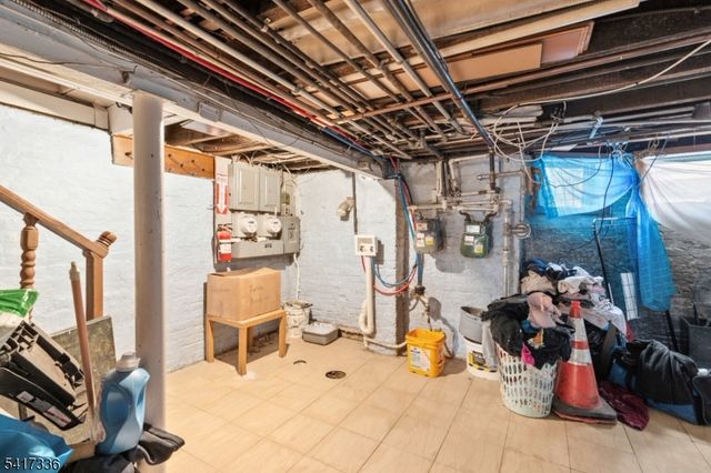 109 Franklin St, Elizabeth City, NJ 07206