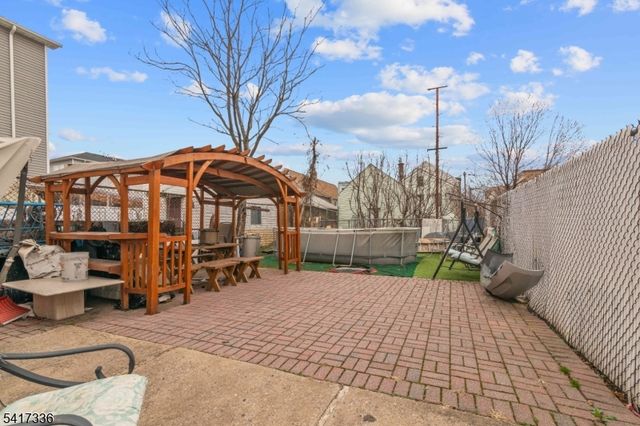 109 Franklin St, Elizabeth City, NJ 07206