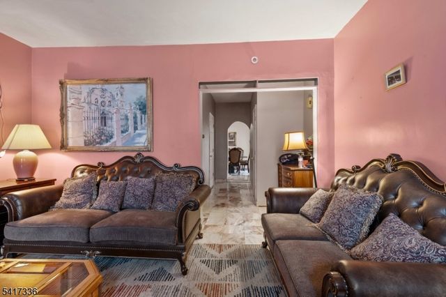 109 Franklin St, Elizabeth City, NJ 07206