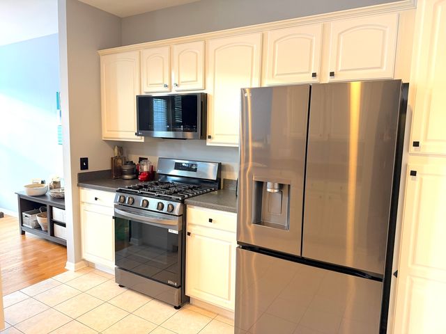 133 River Mist Drive, Oswego, IL 60543