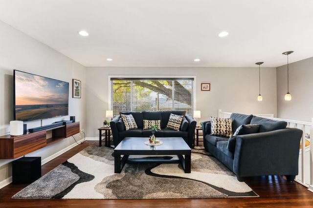 2390 Cohansey Boulevard, Roseville, MN 55113