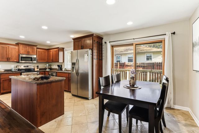 2390 Cohansey Boulevard, Roseville, MN 55113