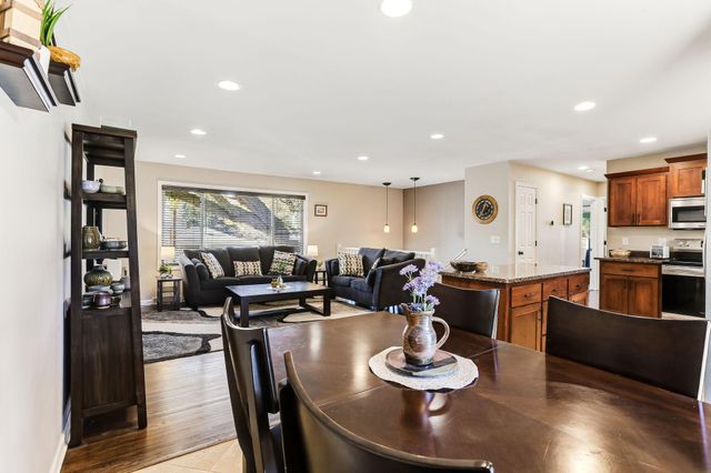 2390 Cohansey Boulevard, Roseville, MN 55113