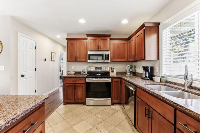 2390 Cohansey Boulevard, Roseville, MN 55113