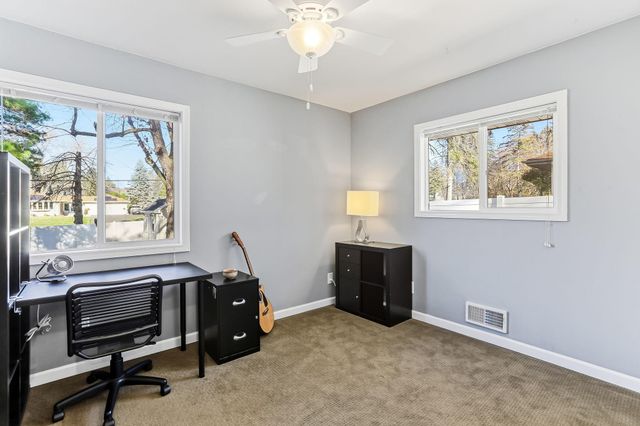 2390 Cohansey Boulevard, Roseville, MN 55113