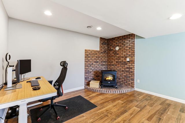 2390 Cohansey Boulevard, Roseville, MN 55113