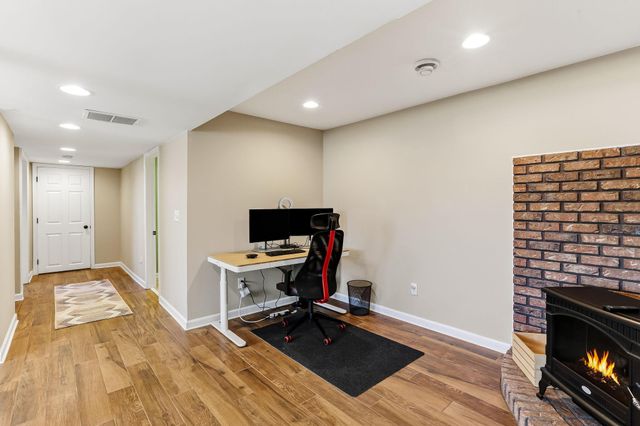 2390 Cohansey Boulevard, Roseville, MN 55113