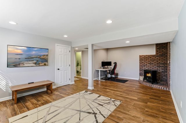 2390 Cohansey Boulevard, Roseville, MN 55113