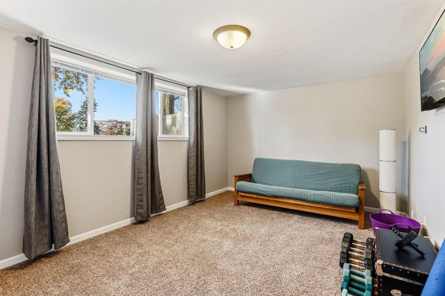 2390 Cohansey Boulevard, Roseville, MN 55113