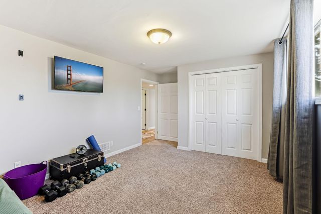 2390 Cohansey Boulevard, Roseville, MN 55113