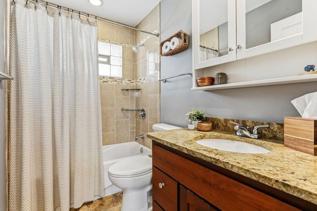 2390 Cohansey Boulevard, Roseville, MN 55113