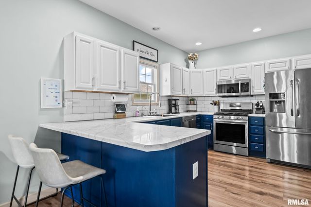 1508 Ptarmigan Drive, Chatham, IL 62629