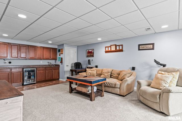 1508 Ptarmigan Drive, Chatham, IL 62629