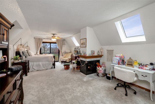 13953 Lake Shore Drive, Clive, IA 50325