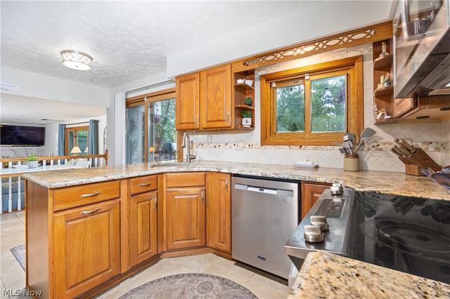 4905 Sassafras Drive, Parma, OH 44129