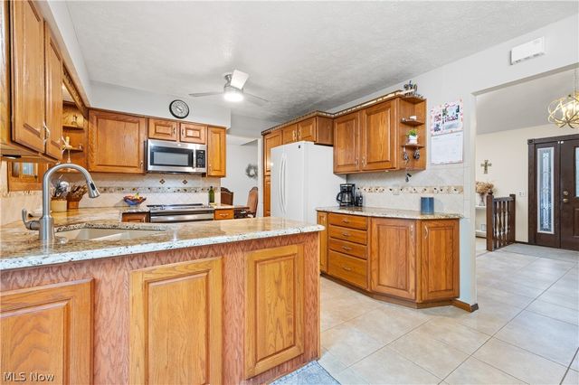 4905 Sassafras Drive, Parma, OH 44129